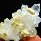 Prehnite with quartz
China
4.5 x 5.5 x 1 cm. (Author: barbie90)