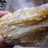 CalcitaPukanec, Levice, Región Nitra, Eslovaquia10,5 x 8,5 cm (Autor: Cristalino)
