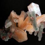 Estilbita, Cuarzo (variedad calcedonia)<br />Distrito Jalgaon, Maharashtra, India<br />75 x 56 x 48 mm<br /> (Autor: José Luis Zamora)