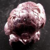 Lepidolita<br />Itinga, Vale do Jequitinhonha, Minas Gerais, Brasil<br />48x39x34mm.<br /> (Autor: José Luis Zamora)