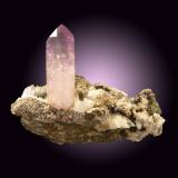 Cuarzo (variedad amatista)Piedra Parada (Las Vigas), Municipio Tatatila, Veracruz (Veracruz de Ignacio de la Llave), México6.5 cm. X 5.4 cm. X 5.0 cm. (Autor: jesus salinas)