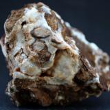 Fluorapatito (variedad carbonato-fluorapatito)<br />Cantera en Cerro de la Cañada, Aldea Moret, Cáceres ciudad, Comarca de Cáceres, Cáceres, Extremadura, España<br />70 x 59 x 56 mm.<br /> (Autor: José Luis Zamora)