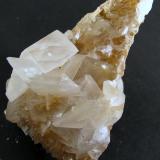 CalcitaCanteras de mármol, Estremoz, Distrito Évora, Província Alentejo Central, Región Alentejo, Portugal58 x55 x 41 mm. (Autor: José Luis Zamora)