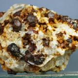 Goethita Pseudomórfica PiritaLa Herrería Mine, Burguillos del Cerro, Comarca Zafra-Río Bodión, Badajoz, Extremadura, Spain (Autor: Juan Espino)