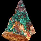 Malaquita<br />Mina La Estrella, Pardos, Comarca Señorío de Molina-Alto Tajo, Guadalajara, Castilla-La Mancha, España<br />45 x 30 x 25 mm.<br /> (Autor: José Luis Zamora)