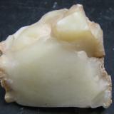 Ópalo<br />Grupo Minero Galicia, Cerro Almodóvar, Distrito Vicálvaro (Villa de Vallecas), Madrid, Comarca Área Metropolitana de Madrid, Comunidad de Madrid, España<br />36 x 35 x 25 mm.<br /> (Autor: José Luis Zamora)