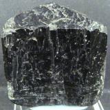Schorlo (Chorlo) (grupo Turmalina)Yinnietharra Station, Yinnietharra, Condado Upper Gascoyne, Australia Occidental, Australia5 x 5 x 4 cm. (Autor: Felipe Abolafia)