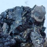 Pirita, Ferro-actinolita, Actinolita, Anfíbol (variedad uralita), Magnetita, CuarzoSan Guillermo Claim, Jerez de los Caballeros, Comarca Sierra Suroeste, Badajoz, Extremadura, Spain6 x 6 cm. (Autor: javier ruiz martin)