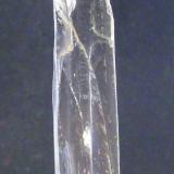 Espodumena, variedad Hidenita<br />Pegmatita Machadão, Pegmatita Golconda, Governador Valadares, Vale do Rio Doce, Minas Gerais, Brasil<br />1 x 6 x 0,5 cm.<br /> (Autor: Felipe Abolafia)