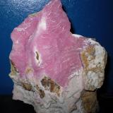 Calcita (variedad cobaltífera)Mina Solita, Peramea, Baix Pallars, Comarca Pallars Sobirà, Lérida / Lleida, Cataluña / Catalunya, España9 x 11 cm (Autor: Jordi Franco)