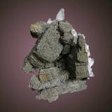 PirrotitaMina San Martín, San Martín, Distrito San Martín-Sabinas, Municipio Sombrerete, Zacatecas, México9.0 cm. X 10.0 cm. X 7.0 cm. (Autor: jesus salinas)