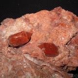 Cuarzo (variedad hematoideo)Domeño, Comarca Los Serranos, Valencia / València, Comunidad Valenciana / Comunitat Valenciana, España16 x 6 mm cristal biterminado (Autor: phrancko)