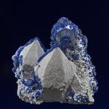 Quartz, Fluorite<br />Huanggang Mines, Hexigten Banner (Kèshíkèténg Qí), Chifeng (Ulanhad), Inner Mongolia Autonomous Region, China<br />7.0 x 7.4 cm<br /> (Author: am mizunaka)