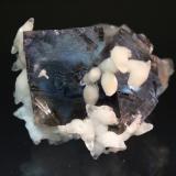 Fluorite, Calcite
Cave-in-Rock, Hardin County, Illinois, USA
6 x 4.5 cm (Author: Don Lum)