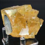 Fluorite, Calcite
Minerva #1 Mine, Cave-in-Rock, Hardin County, Illinois, USA
6.8 x 5.3 cm (Author: Don Lum)