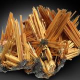 Rutile, Hematite
Novo Horizonte, Bahia, Brazil
5.5 x 3.5 x 3 cm (Author: xdxucn)