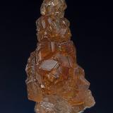 Grossular
Jeffrey Mine, Asbestos, Estrie, Québec, Canada
5.6 x 3.3 cm (Author: am mizunaka)