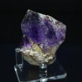 Quartz var amethyst
Macon County, North Carolina, USA
6.8 x 4.5 cm (Author: Don Lum)