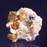 Sphalerite, Rhodochrosite, Quartz
Pachapaqui Mine, Bolognesi Province, Ancash Department, Peru
3.4 x 3.2 cm (Author: Don Lum)