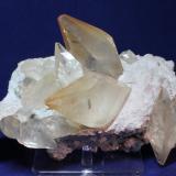Calcite, Dolomite
Cumberland Mine, Smith County, Tennessee, USA
24 x 11.5 cm (Author: Don Lum)
