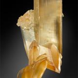 Gypsum
Weishan Co., Dali Autonomous Prefecture, Yunnan Province, China / 巍山，云南省，中国
8.5 x 3.5 x 4.5 cm
"Faden" Selenite (Author: xdxucn)