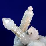 Quartz, Dolomite, Arsenopyrite
Huanggang Mine, Keshiketeng Qi, Chifeng, Inner Mongolia, China
9.7 x 9.5 cm
Quartz scepter and inverse scepter (Author: Don Lum)