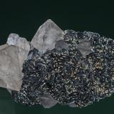 Quartz, Hematite, Pyrite
Cleator Moor, West Cumberland Iron Field, North and Western Region, Cumbria, England, UK
5.4 x 3.2 cm (Author: am mizunaka)