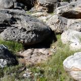 The pocket underneath a large rock. (Author: Pierre Joubert)