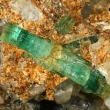 Beryl (variety emerald) with Calcite<br />Peñas Blancas Mine, Municipio San Pablo de Borbur, Western Emerald Belt, Boyacá Department, Colombia<br />Detail<br /> (Author: Fiebre Verde)