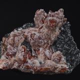 Rhodochrosite, Manganite, QuartzHotazel, Kalahari manganese field (KMF), Provincia Septentrional del Cabo, Sudáfrica6.5 x 5.4 cm (Author: am mizunaka)