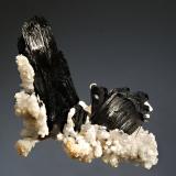 SchorlZona Brandberg, Región Erongo, Namibia5.6 x 9.1 cm. (Author: crosstimber)