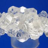 Fluorite, CalciteZona minera Huanggang, Hexigten Banner (Kèshíkèténg Qí), Chifeng (Ulanhad), Región Autónoma Mongolia Interior, China6.0 x 3.5 cm (Author: Don Lum)