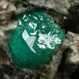 Beryl (variety emerald), Calcite<br />Coscuez mining district, Municipio San Pablo de Borbur, Western Emerald Belt, Boyacá Department, Colombia<br />Detail - FOV=2.5cm<br /> (Author: Fiebre Verde)