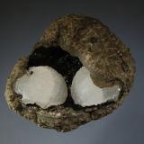 Epistilbite<br />Jalgaon District, Maharashtra, India<br />6.6 x 7.4 x 9.0 cm.<br /> (Author: crosstimber)