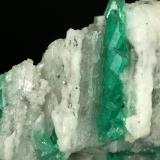 Beryl (variety emerald), Calcite<br />Coscuez mining district, Municipio San Pablo de Borbur, Western Emerald Belt, Boyacá Department, Colombia<br />Detail - FOV=7cm<br /> (Author: Fiebre Verde)