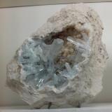 Celestina<br />Yacimiento de Celestinas, Torà, Comarca La Segarra, Lérida / Lleida, Cataluña / Catalunya, España<br />8 x 8 x 6 cm<br /> (Autor: DavidSG)