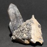Cuarzo sobre moscovita<br />Formación Papachacra, granito El Portezuelo, Departamento Belén, Provincia Catamarca, Argentina<br />7x10 cm<br /> (Autor: Ander Ispizua Juan)