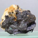 Heterogenita<br />Mina L'Etoile du Congo, Lubumbashi (Elizabethville), Cinturón de cobre de Katanga, Haut-Katanga (Shaba), República Democrática del Congo (Zaire)<br />36x34 mm.<br /> (Autor: Juan Espino)