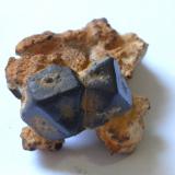 Goethita pseudomórfica de PiritaSant Julià de Ramis, Comarca Gironès, Gerona / Girona, Catalonia / Catalunya, SpainMedidas pieza: 3,2x2,7x1,6 cm (Autor: Sergio Pequeño)