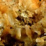 PrehnitaCantera Oficarsa, Cerro de las Culebras, Carchelejo, Cárcheles, Comarca Sierra Mágina, Jaén, Andalucía, España4,5 x 4,5 x 3 cm. (Autor: Felipe Abolafia)