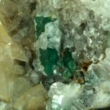 Beryl (variety emerald), Calcite, QuartzMina Peñas Blancas, Municipio San Pablo de Borbur, Cinturón Esmeraldífero Occidental, Departamento Boyacá, Colombia80x90x35mm (Author: Fiebre Verde)