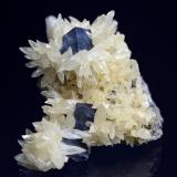 Fluorite, Calcite"Green Tracts (Mina North Green, Mina East Green, Mina West Green) , Nivel Bethel, Grupo Ozark-Mahoning, Sub-Distrito Cave-in-Rock, Hardin County, Illinois, USA5.3 x 4.8 x 5.2 cm (Author: Don Lum)