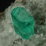 Beryl (variety emerald), Calcite<br />Peñas Blancas Mine, Municipio San Pablo de Borbur, Western Emerald Belt, Boyacá Department, Colombia<br />47x30x35mm<br /> (Author: Fiebre Verde)