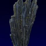 Epidote<br />Julie Claim (Lola Claim), Hawthorne District, Mineral County, Nevada, USA<br />11.1 x 5.1 cm<br /> (Author: am mizunaka)