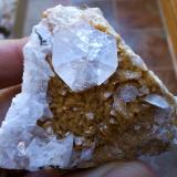 Calcita y dolomitaCanteras de mármol, Estremoz, Distrito Évora, Província Alentejo Central, Región Alentejo, Portugal5 x 5 cm (Autor: Cristalino)