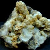 Baritina<br />Concesión Minerama II, Urbanización Puente Tablas, Jaén ciudad, Jaén, Comarca Metropolitana de Jaén, Andalucía, España<br />7 x 6 x 7 cm.<br /> (Autor: Felipe Abolafia)