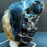 Obsidiana<br />Pico del Teide, La Orotava, Tenerife, Provincia de Santa Cruz de Tenerife, Canarias, España<br />5 x 6 x 4 cm.<br /> (Autor: Felipe Abolafia)