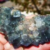 Fluorita<br />Mina Okorusu, Distrito Otjiwarongo, Región Otjozondjupa, Namibia<br />9 x 4,5 cm<br /> (Autor: Juancho)