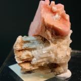 Serandite, Natrolite, Aegerine<br />Mont Saint-Hilaire, La Vallée-du-Richelieu RCM, Montérégie, Québec, Canada<br />4.3 x 3.5 cm<br /> (Author: Don Lum)