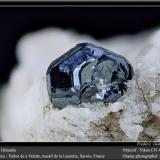 Hematite<br />Vallon de la Valette, La Lauzière Massif, Saint-Jean-de-Maurienne, Savoie, Auvergne-Rhône-Alpes, France<br />fov 4.5 mm<br /> (Author: ploum)